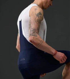 Le Col Hors Categorie Bibshort - Navy 12 Le Col Hors Categorie Bibshort - Navy -KOO shop Detailslider Mens Studio 27 640x720 crop center jpg