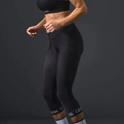 Le Col Sport Waist Women 3/4 Tight - Black 12 Le Col Sport Waist Women 3/4 Tight - Black -KOO shop Detailslider WOMENS AW20 800x900 90 640x640 crop center 04317637 6dce 4e19 a967 4cb7923ed734
