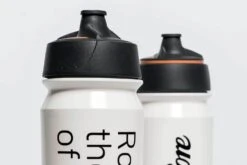 Isadore Signature Bidon - White -KOO shop isadore.com 148 isadore signature bidon white 16131 w1500 h1000 crop flags1 v2