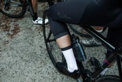 Isadore 3/4 Summer Women Bibshort -KOO shop isadore.com 983 3 4 bib shorts women 2 11993 w1500 h1000 crop flags1 v2