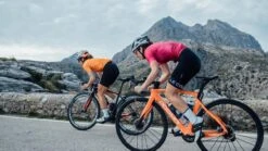 Le Col Pro Women Bibshort - Black/White 31 Le Col Pro Women Bibshort - Black/White -KOO shop landscapeslider 24 x725 crop center 1deb95a6 c79b 4e3d b821 3258c6c8008b