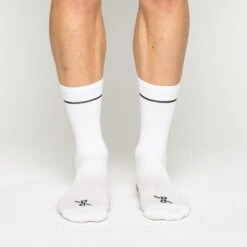 Peloton De Paris Classic PLTN Socks - White -KOO shop pdp P4C5471 1200x 6d12a605 8b71 45d4 b309 19f1e8711bd0