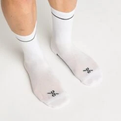 Peloton De Paris Classic PLTN Socks - White -KOO shop pdp P4C5472 1200x 61d2e39c ac7c 4fe6 b6d0 9189507c3378